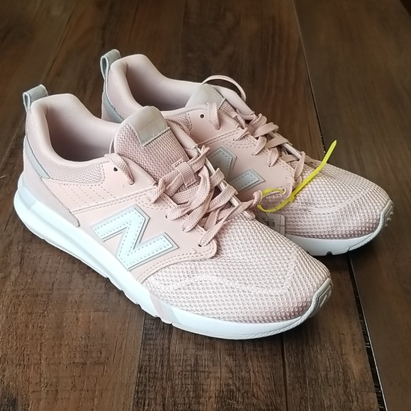 new balance 009 women sold